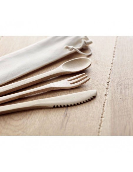 SET POSATE IN BAMBOO IN SACCHETTO DI CANVAS
