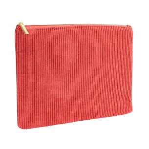 Pochette realizzata in...