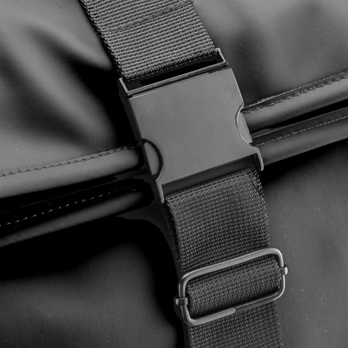 Zaino in soft PU water resistant...