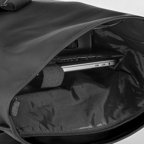 Zaino in soft PU water resistant...